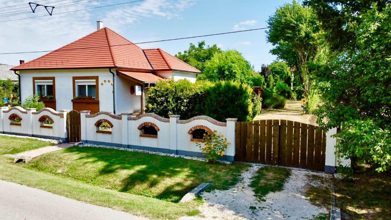 Doere Vendeghaz Apartment Bakonyszentlaszlo Exterior photo