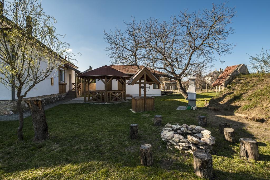 Doere Vendeghaz Apartment Bakonyszentlaszlo Exterior photo